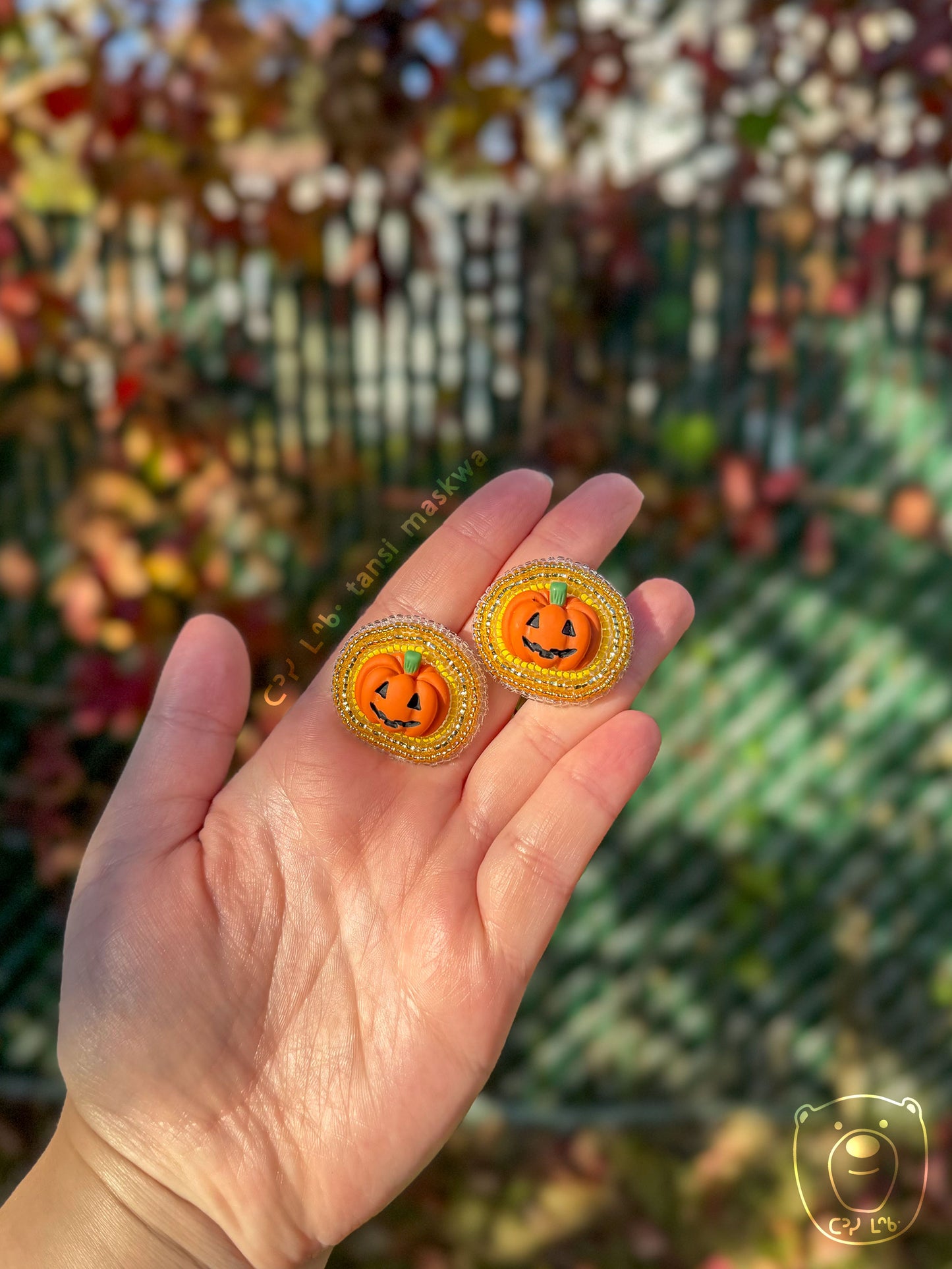ᐅᓵᐃᐧᐸᐠ osâwipak (Pumpkins) • Beaded Earrings